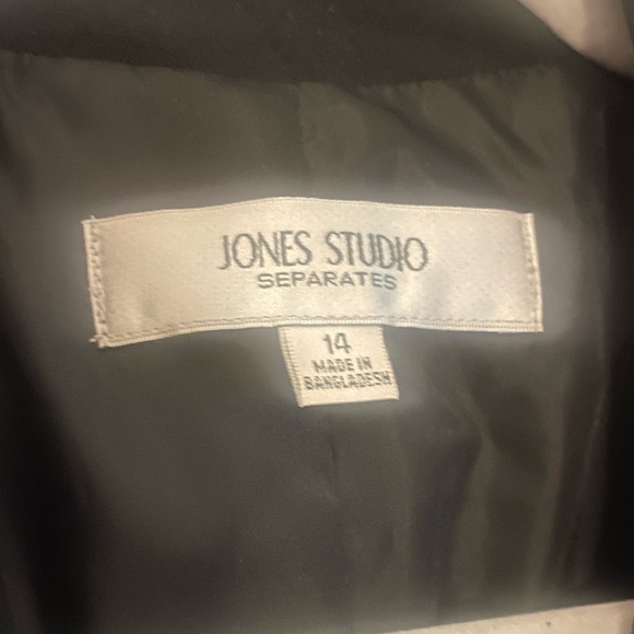 Classic Jones Studio Size 14 Black Blazer, Notched Lapel with Fitted Silhouette - Picture 7 of 7